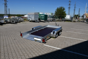 Sklopný na nápravě 2000 kg