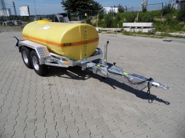 Cisterna TT2 B35 2000l
bržděný přívěs