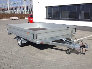 Bržděný jednonápravový valníkový přívěs s koly pod, do 1300 kg